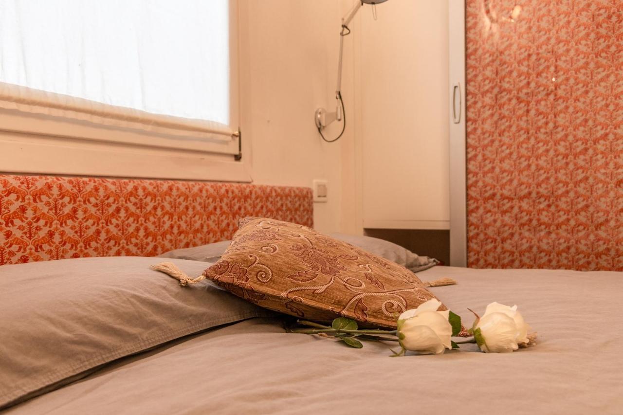 Gold And Red - The Venetian Style With Terrace Appartement Buitenkant foto